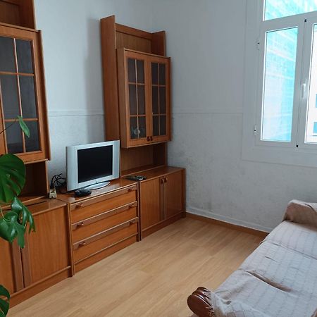아 코루냐 Piso Antiguo, Muebles Viejos, Muy Sencillo, Alquilado En Invierno A Estudiantes, Sin Ascensor, Cocina Antigua A Gas, Edificio Muy Antiguo 아파트 외부 사진