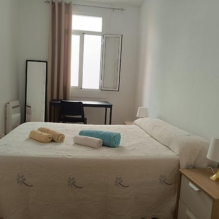 아 코루냐 Piso Antiguo, Muebles Viejos, Muy Sencillo, Alquilado En Invierno A Estudiantes, Sin Ascensor, Cocina Antigua A Gas, Edificio Muy Antiguo 아파트 외부 사진