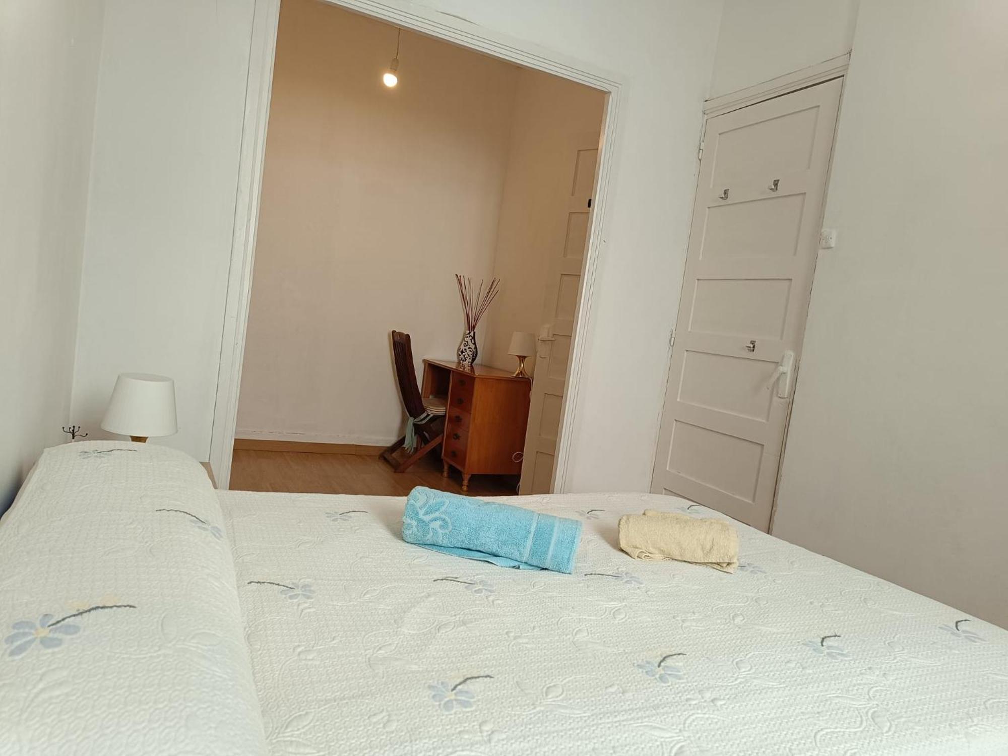 아 코루냐 Piso Antiguo, Muebles Viejos, Muy Sencillo, Alquilado En Invierno A Estudiantes, Sin Ascensor, Cocina Antigua A Gas, Edificio Muy Antiguo 아파트 외부 사진