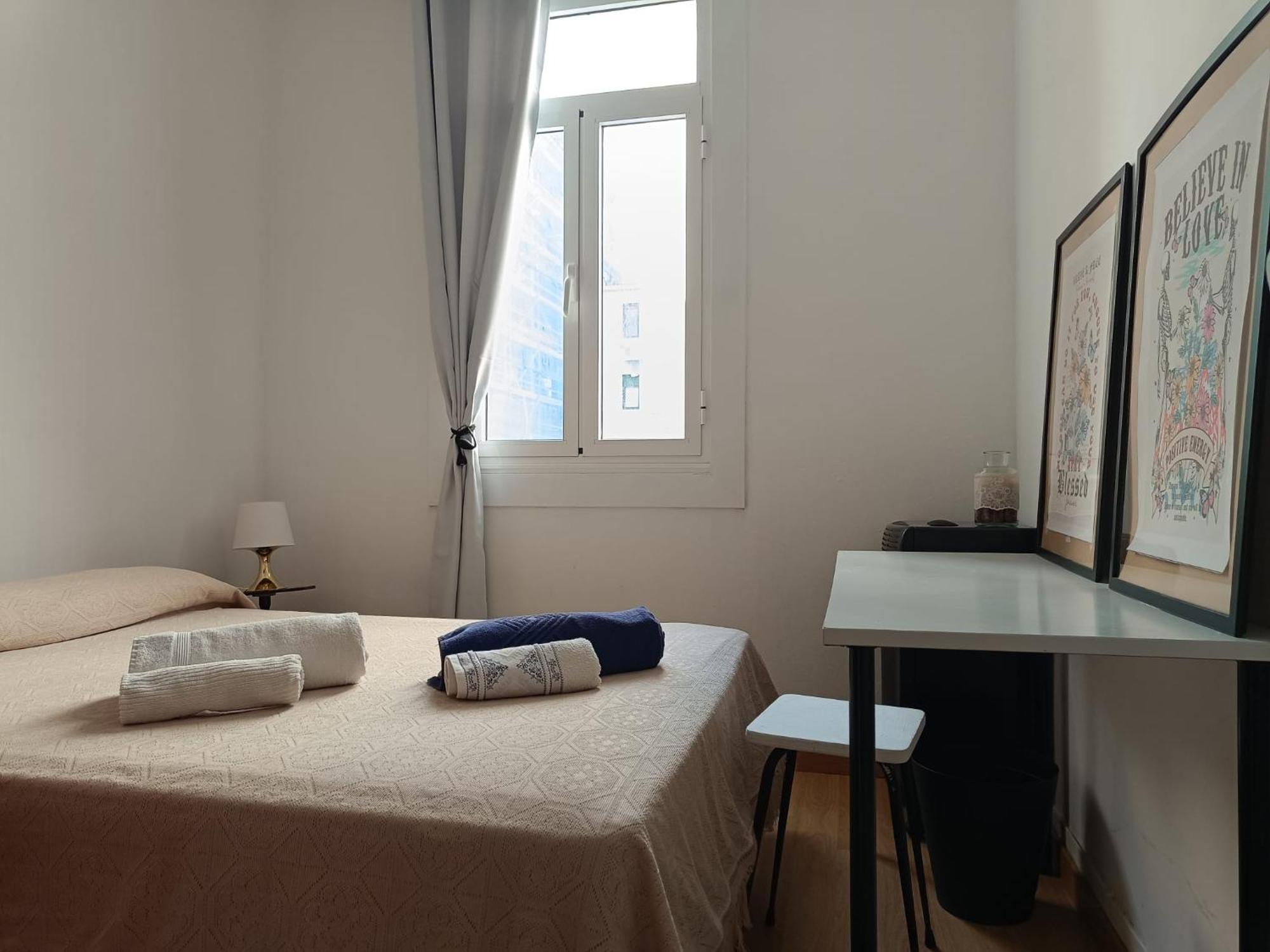 아 코루냐 Piso Antiguo, Muebles Viejos, Muy Sencillo, Alquilado En Invierno A Estudiantes, Sin Ascensor, Cocina Antigua A Gas, Edificio Muy Antiguo 아파트 외부 사진